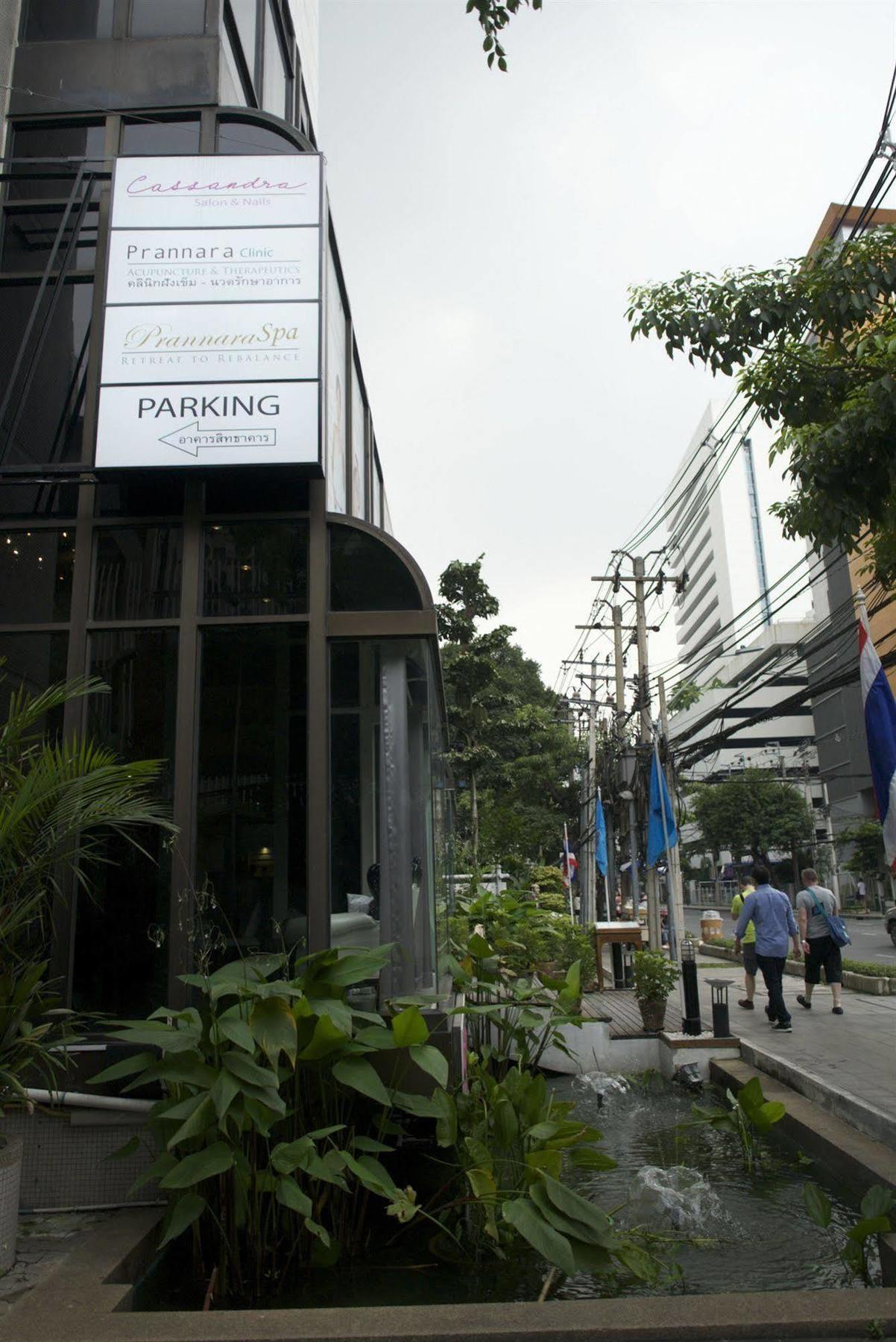 Hotel Sab House Caters To Women Bangkok Exterior foto