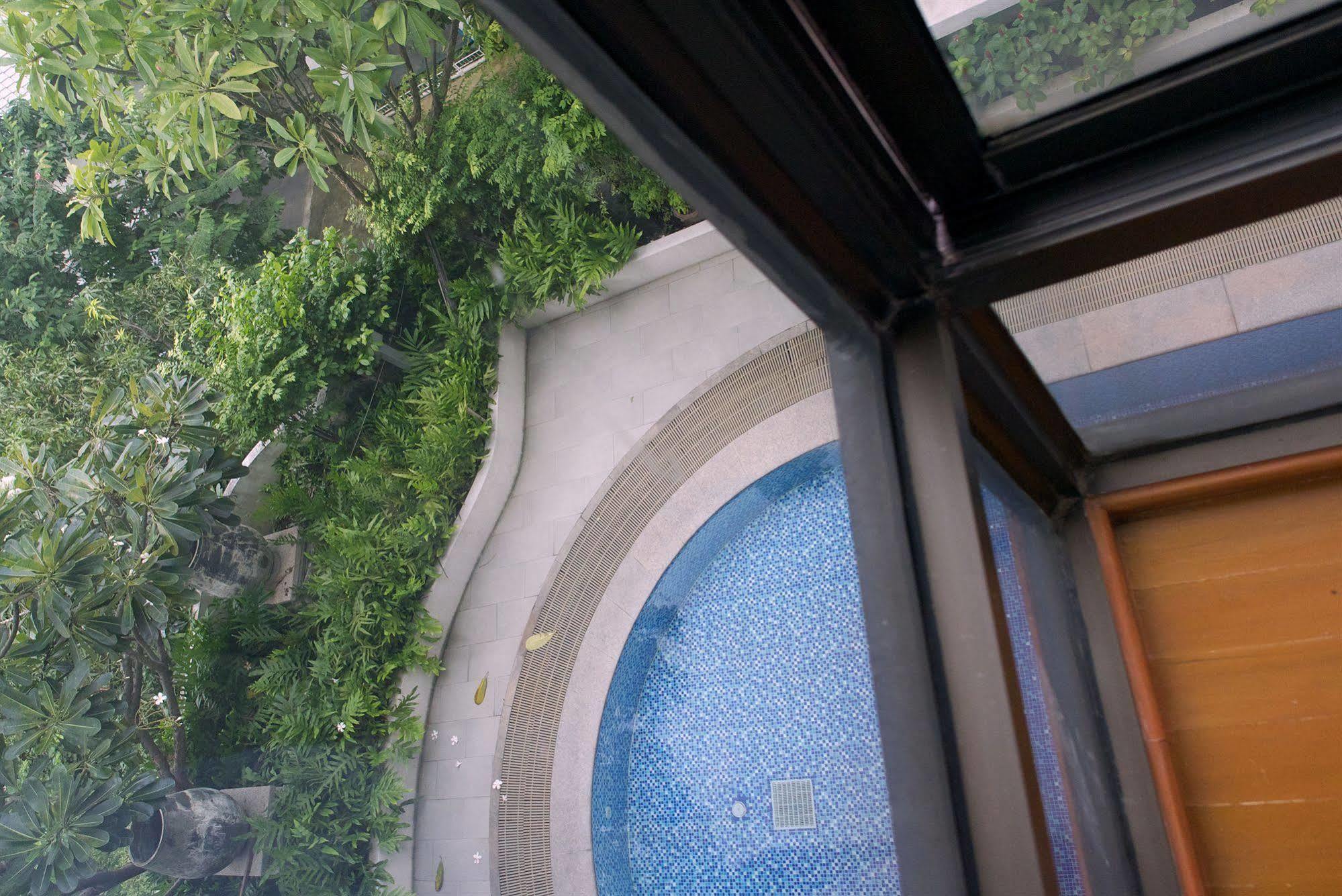 Hotel Sab House Caters To Women Bangkok Exterior foto