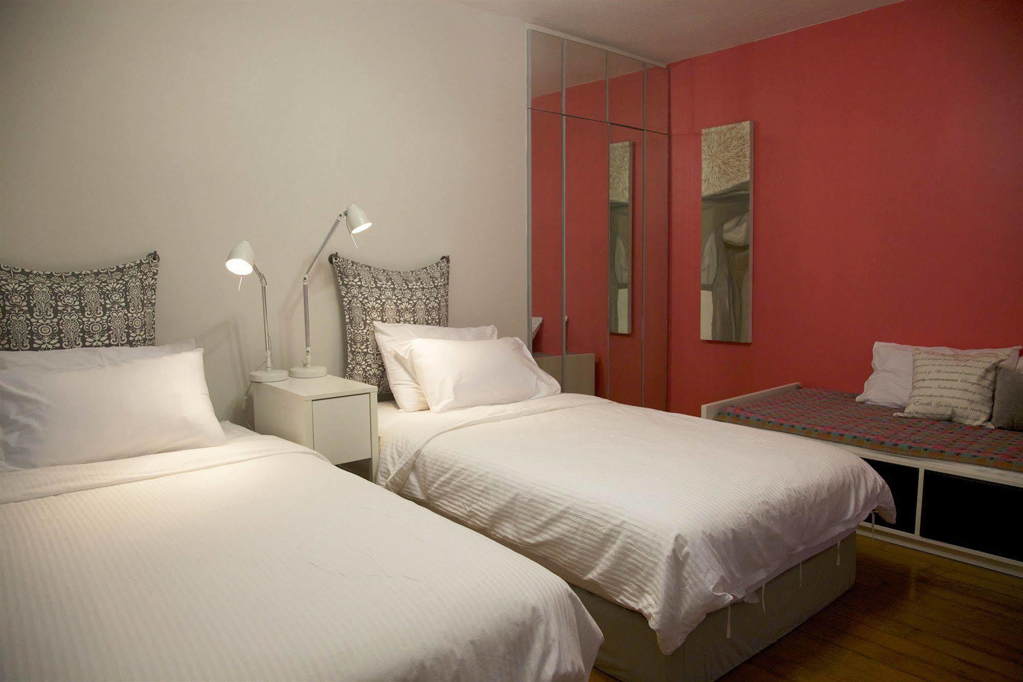 Hotel Sab House Caters To Women Bangkok Exterior foto