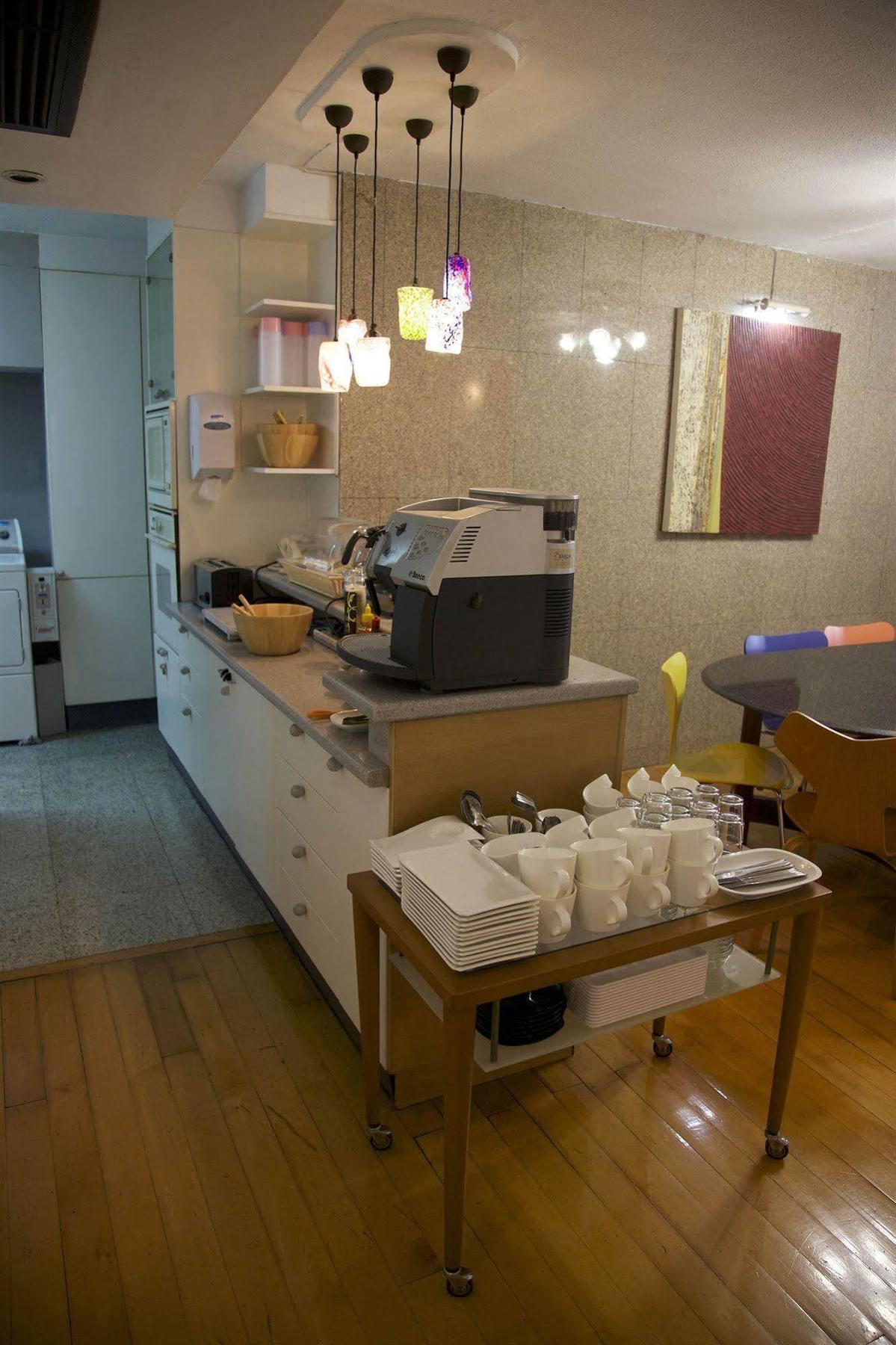 Hotel Sab House Caters To Women Bangkok Exterior foto